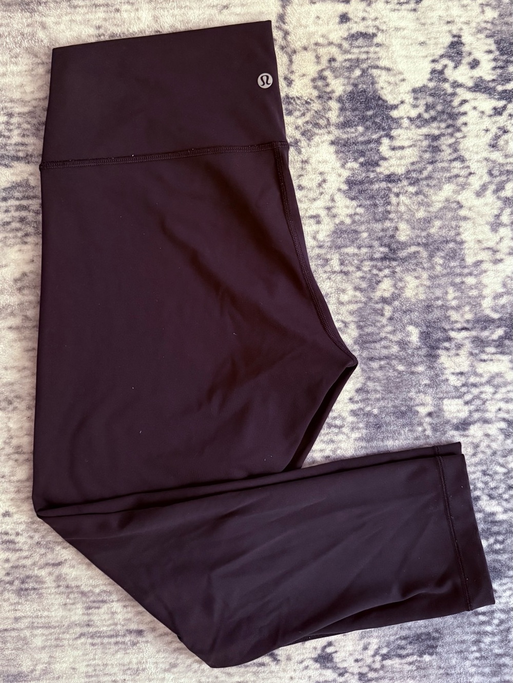 Lululemon Black Cropped Leggings – 23” Inseam with Reflective Logo size 12 - Picture 5 of 6